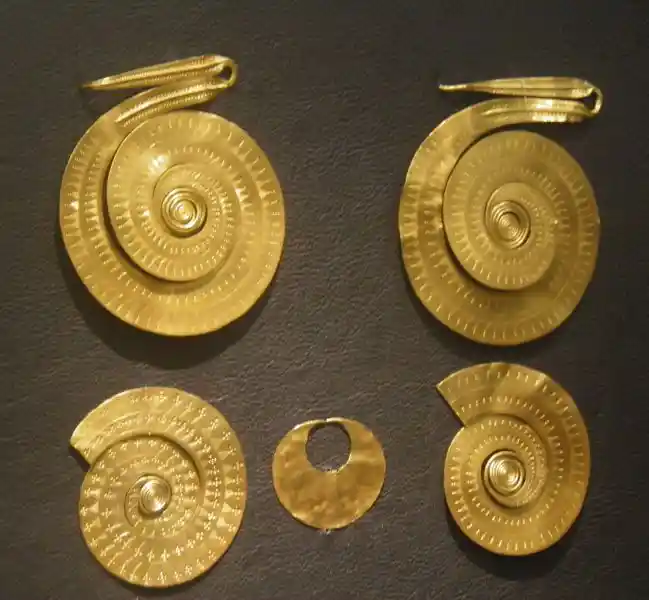 Gold spiral discs pendant with cross design
